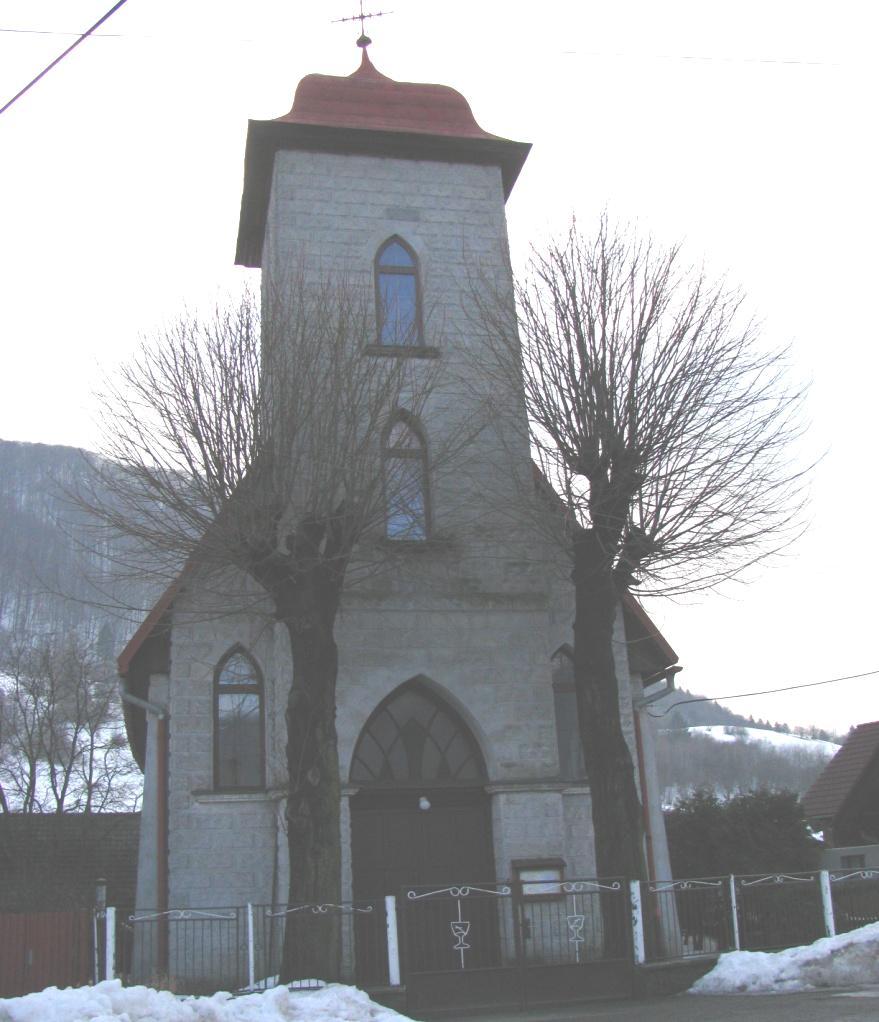 V našej dedinke Kraľovany je málo kultúrnych a historických pamiatok. Jednou z nich je najvyššia budova v strede dediny- evanjelický kostol.