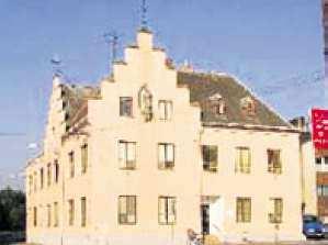 STŘEDNÍ PRŮMYSLOVÁ ŠKOLA,TACHOV,SVĚTCE 1 Světce 1, 347 01Tachov tel.:374 616 351, 374 723 995 e-mail: info@sps-tachov.cz, www.sps-tachov.cz DržitelčestnéhouznáníHospodářské komoryčr za vysokouúroveň praktické přípravy.