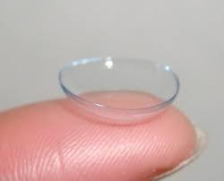 Optická čočka je optická soustava dvoucentro vaných ploch, nejčastěji kulových, popř.