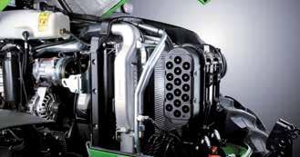 Výkon motoru podporuje vzduchový filtr PowerCore a chladicí systém s volitelným viskózním