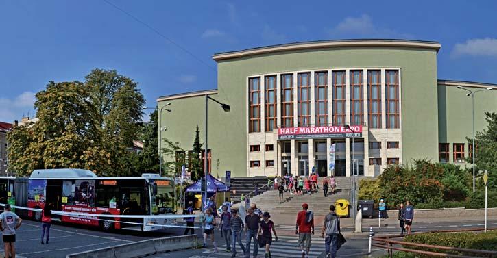 Na jeho start se postaví celkem 3 600 běžců a běžkyň. Mezi nimi bude i Hana Vejrostová z Lukovan u Brna. Na jaře jsem vyhrála startovné na půlmaraton RunCzech podle svého výběru.