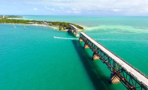 pobytu o plavbu Karibikem (Bahamy, Grand Turks a