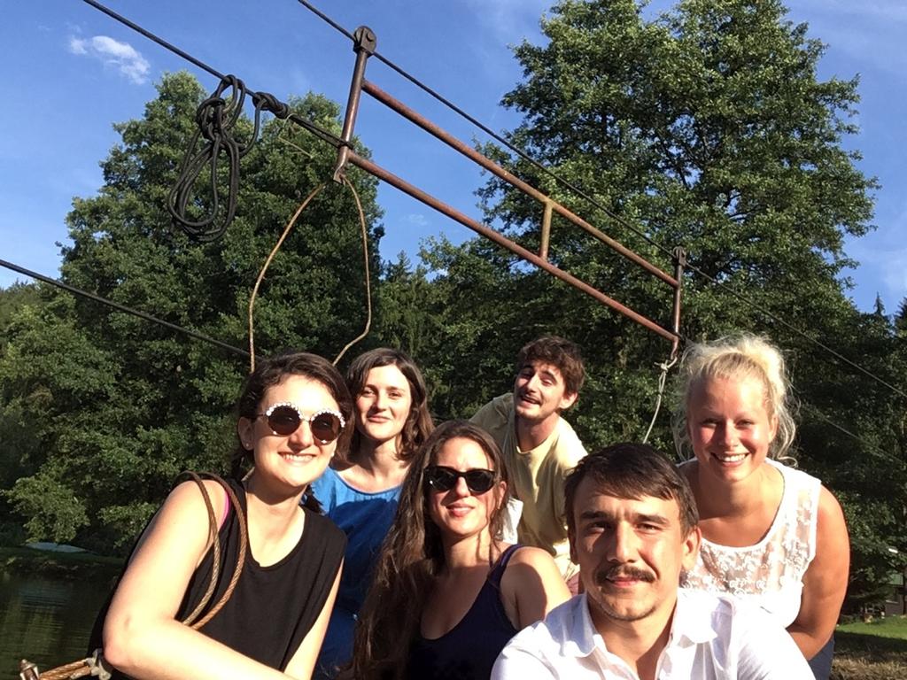 členové tyhle v srpnu 2017, valná hromada / zleva Marie Rotnáglová, Zuzana Režná, Marie Gourdain, Florent Golfier, Soňa Alexová Produkční zázemí spolku Během roku 2017 jsme v únoru začali