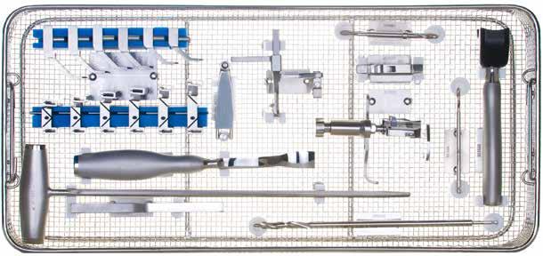 Popis implantátů Operační postup Instrumentárium Katalogová nabídka Instrumentárium 9 6 5 4 3 6 0 7 8 9 0 7 8 3 3 4 5 3 4 5 6 7 8 9 0 3 4 5 6 7 8 9 0 3 Nástroje pro implantaci totální náhrady