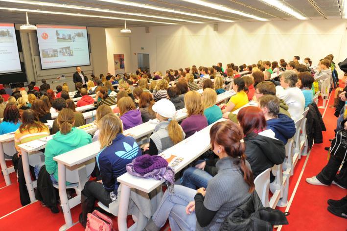 2011 byl uspořádán druhý den otevřených dveří pro zájemce o studium na