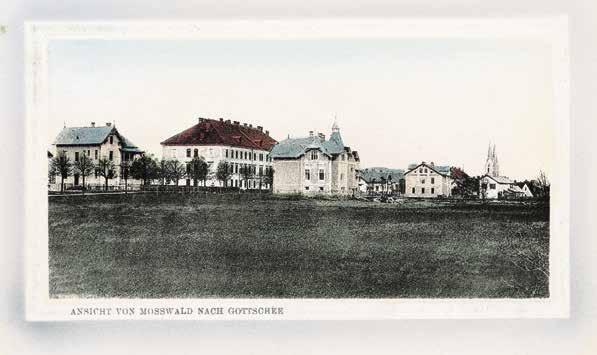 Pred drugo svetovno vojno je skupaj z gradom tvorila ozek prehod med glavnima trgoma v Kočevju (med trgom pred cerkvijo in gradom ter trgom južno od gradu).