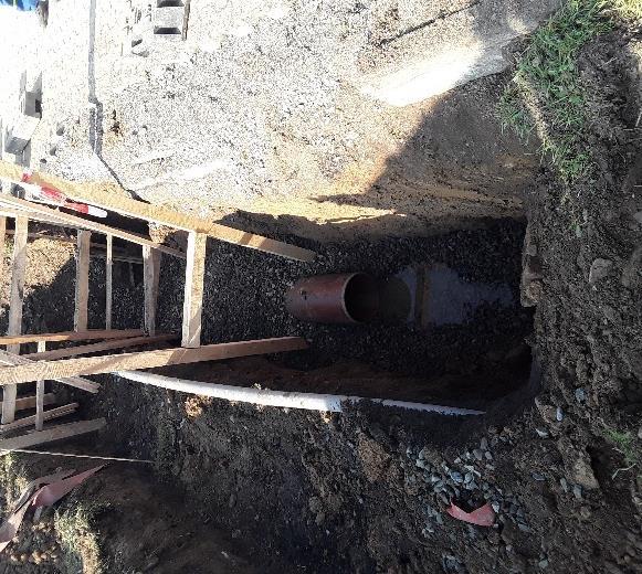 oprava části kanalizace v ulici Dukelská z důvodu jejího havarijního stavu.