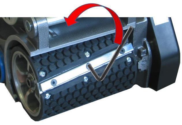 Scorpion EasyFit (válec s bublinkovým povrchem) Povolte šrouby (poz. 1 obr. D) přítlačné lišty (poz.
