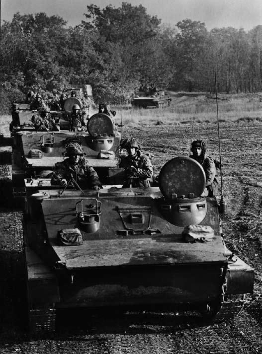 I V. P r o p u k n u t í s k r y t é k r i z e 41 Příprava štábů při cvičení VLTAVA v roce 1966, zleva genpor. P. Plotnikov, genmjr. J. Kálazi, arm. gen. B. Lomský, genmjr. F. Šádek, genmjr. H.
