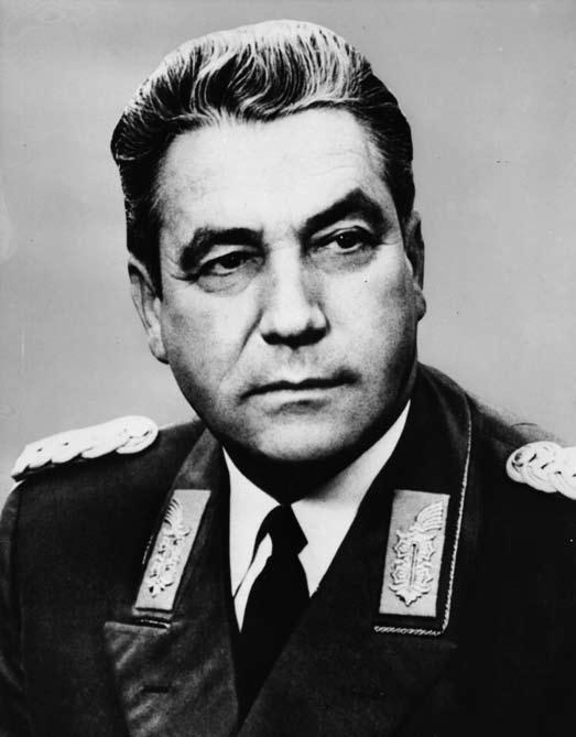 72 Vojenské řešení pražského jara (červenec srpen 1968) Zatímco se z ČSSR po ŠUMAVĚ rychle stahovaly jednotky MLA a pomalu NLA NDR, PLA a SA, zastánci tvrdé linie v SSSR plynule pokračovali v