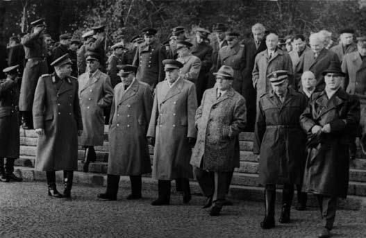 86 Vojenské řešení pražského jara souhlasu s plánem spiklencům zvatelům, ale vojenské otázky naprosto záměrně odsunul stranou s tím, že maršál Grečko je (politbyro) již o přípravách dostatečně