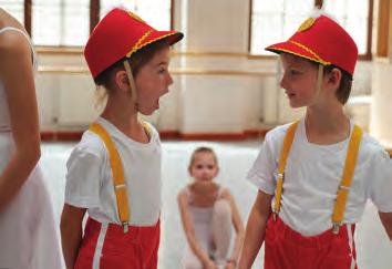 FRANcIE Choreografie: Zuzana Šimáková Hudba: Indila (Dernière danse album Mini World) A. Anderson, M. Horká, M. Husáková, A. Janečková, V. Lukášová, A. J. Paulová (Hobby ročník) 12.