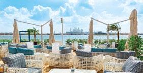 ležiaci na dubajskom ostrove Palm Jumeirah.