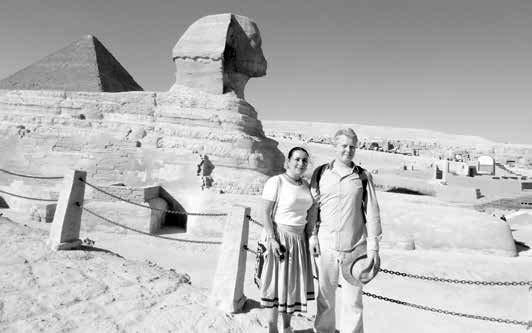 Po zbytek čtyřdenního pobytu měli oba folkloristé možnost poznat alespoň malou část hlavního města, pyramidy v Gíze či mumie v Káhirském muzeu, plavili se po Nilu, ochutnali místní speciality,