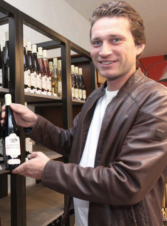 Pondělí 20. listopadu 2017 SLOVÁCKÝ ŽIVNOSTNÍK 33 Specializujeme se na střední a rodinná vinařství Ráj Vína nabízí i speciality z oblasti Champagne STR.