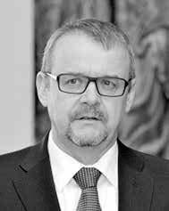 Obyvatelé místní části Uherského Hradiště jen těžko rozdýchávají, že denně jezdí šest kilometrů navíc, zatímco autobusy MHD přes opravovaný most projíždějí Uzavírku mostu si však vyžádala hlavně