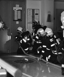 Jednalo se o závod v nerovnoměrném terénu, při kterém bylo třeba překonat 11 překážek jako běh přes pneumatiky, zdolání zdi, přenášení písku, plazení pod maskovací sítí, přechod přes kladinu,