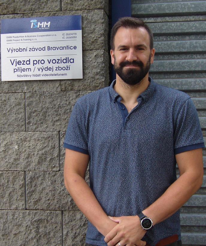 Jsem rád, že jsem dostal možnost zrovna v závodě Bravanticích, kde jsem se potkal s velkým portfoliem menších svařenců a s menším tryskacím zařízením, které jsem si i sám vyzkoušel.