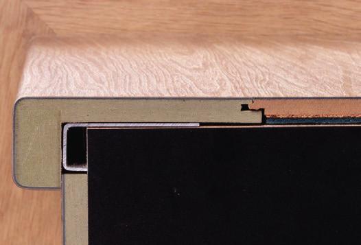 Co člověk, to individualita. Proto máme v nabídce celkem tři typy systémových soklových lišt. Všechny jsou vyrobeny z vinylové podlahy, protože jen tak lze dosáhnout dokonalosti detailu.