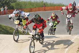 Pevně věřím, že se přijdete podívat vstupné je zdarma a povzbudíte naše jezdce. Budeme sledovat, jak se rodí nové olympijské hvězdy, protože bikros je olympijským sportem.