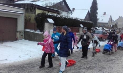 třídy se převlékli do masek tří králů a se zpěvem známé písně