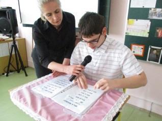 třídy předvedli taneční vystoupení country tanec a pak jsme si všichni společně zatančili na rytmy populárních melodií