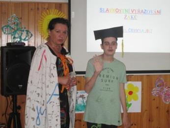 Nejlepší ovšem byla svačina v krásném altánu, při které jsme si mohli pochutnat na buřtech a limonádě i