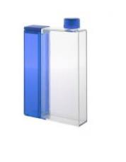 76,20 Kč/ks Obdélníková, transparentní plastová láhev na vodu s odnímatelnou nádobkou,