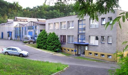 ČESKÉ DCEŘINÉ SPOLEČNOSTI SE-MI service a.s. Dceřiná společnost SE-MI service a.s. byla získána za účelem rozšíření nabízených služeb v oblasti hlubinné a povrchové těžby.