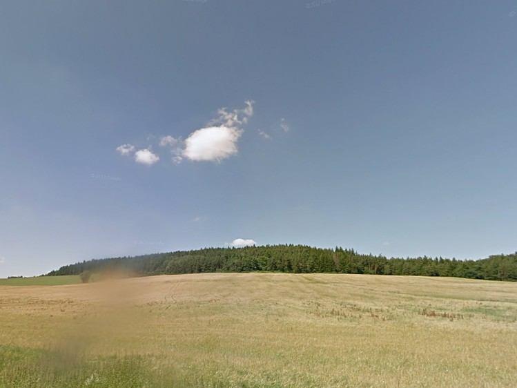 vybavenost pozemku - 1,00 úvaha zpracovatele ocenění - 1,00 567 460 28 373 20,00 0,85 17,00 Název: Zemědělské pozemky 30 331 m2 Lokalita: Řehenice, okres Benešov Popis: Dva pozemky, vedené jako orná