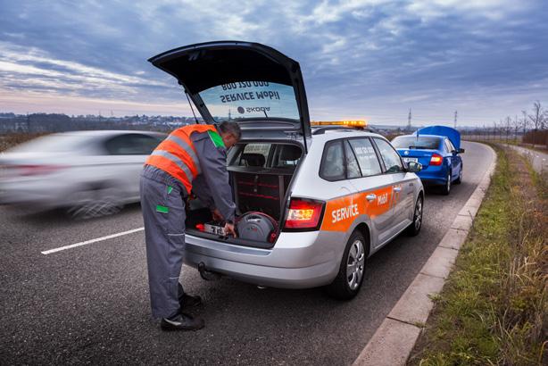 Linku ŠKODA Assistance můžete volat 24 hodin denně: v České republice 800 600 000 v zahraničí +420 236 090 002 Více informací naleznete na www.skoda-auto.cz.