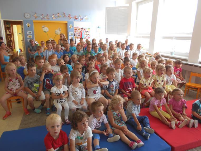Chtěla bych všem rodičům a dětem touto cestou ještě jednou poděkovat za trpělivost a poctivou přípravu na hodiny flétny. Těším se na skvělou spolupráci i v příštím školním roce.