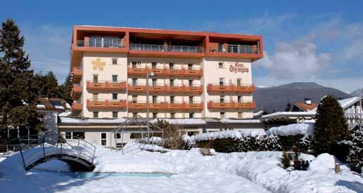 Dolomiti Superski 1 ne HOTEL AUTENTIC ADLER C 72 4,7 km poloha: Rasun di Sotto, centrum - 100 m, skiareál Kronplatz / Plan de Corones - 4,7 km, skibus - 0 m vybavenost a služby: recepce / lobby s