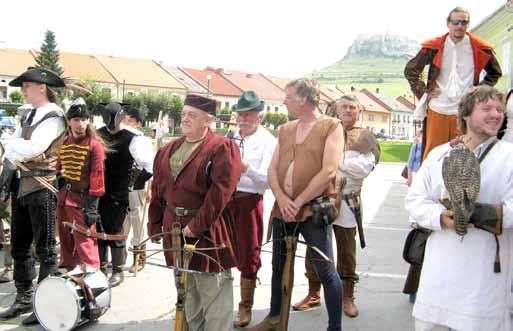 12 / ŠPORT - INZERCIA MESTSKÉ NOVINY v 16. SEPTEMBRA 2011 Potrebujete si požičať? 0904 842 198 0918 723 717 Pôžičkáreň na Železničnej ul. vo dvore CBA - 1. posch.