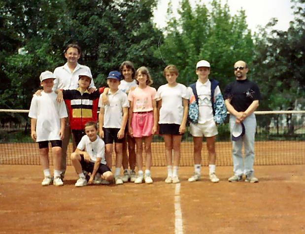 Rok 1993 znamenal pre galantský tenis výrazné úspechy v súťaži družstiev. Družstvo žiakov B získalo 1. miesto v MOS, žiaci A 4. miesto v KP-I, dorastenci 2.