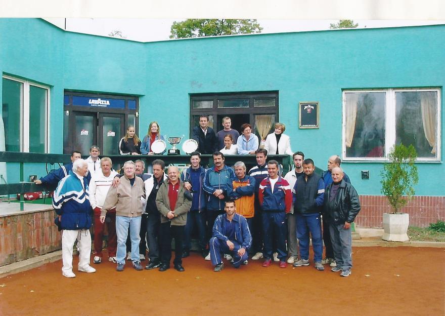 30. výročie založenia TK Tenisová sezóna v roku 2004 vyvrcholila Otvoreným turnajom vo štvorhre