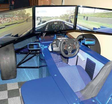 Tým Simulátoru Formule V letošním roce proběhl během hodů již čtvrtý ročník závodu na simulátoru formule. Jako doprovodný program hodů jsme připravili také trenažer pro autoškolu.