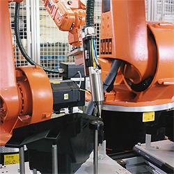 Díky tomu se stalo lepení jednou ze základních technologií ve spojování kovů, plastů i kombinovaných systémů materiálů téměř ve všech průmyslových odvětvích.
