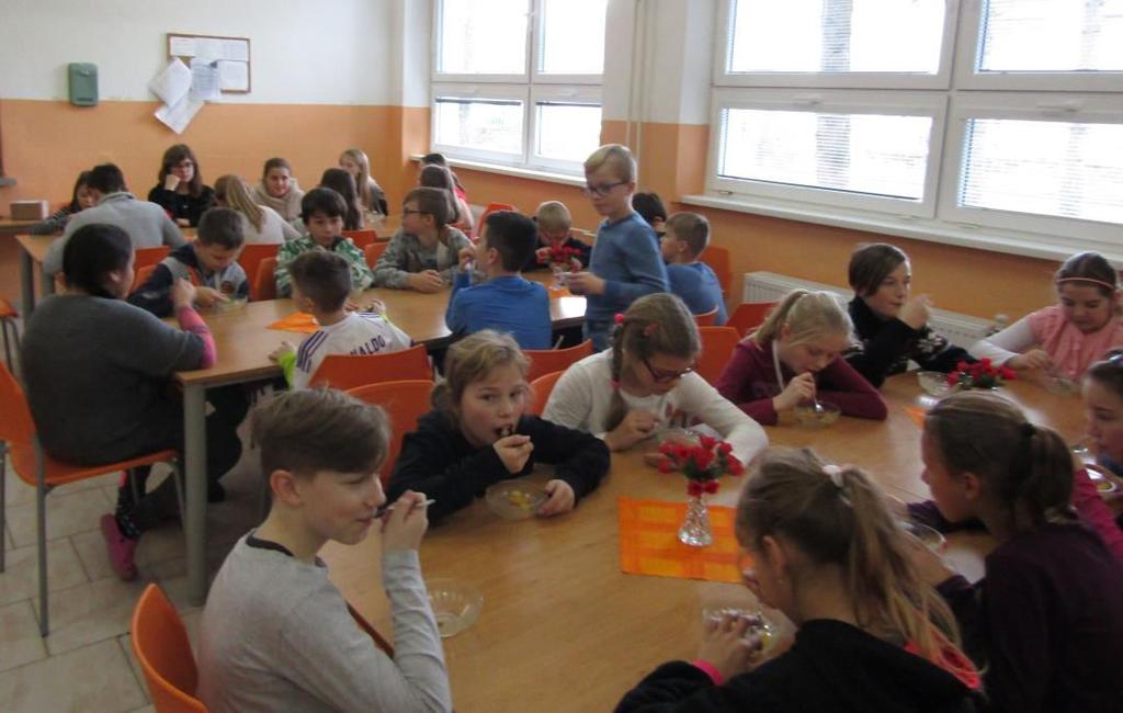 Projekt Zdravie na tanieri 2017 zahrnúť podporu zdravého životného štýlu do vyučovacieho procesu, realizovať podporné aktivity projektu na vyučovacích hodinách biológie, telesnej a športovej výchovy,