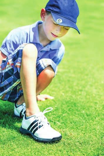 Triko s límečkem také přežijete. Zdravte ostatní v golfovém areálu. Před hrou si se spoluhráči podejte ruku a popřejte si hezkou hru.