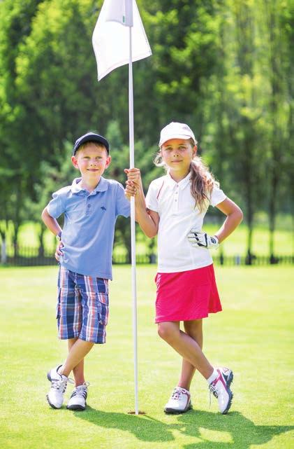 OBLEČENÍ NA GOLF Jak se obléci na golf Vhodné oblečení je součástí golfové etikety. Vyjadřujete jím úctu k tradicím hry či soupeřům.