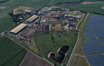 suroviny: Roto Grind (Německo), Traktory: Massey Ferguson (USA), Valníky na pícniny, obraceče/shrabovače: Pöttinger (Rakousko), Shrabovače ve tvaru V: Hodge Industries (Rakousko), Balicí stroj: