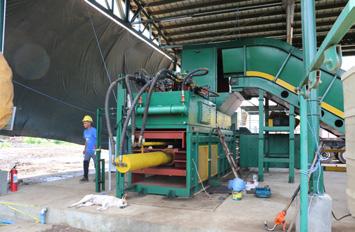 Siemens (Německo), Mobilní drticí zařízení suroviny: Roto Grind (Německo), Traktory: Massey Ferguson (USA), Valníky na pícniny, obraceče/shrabovače: Pöttinger (Rakousko), Shrabovače ve tvaru V: Hodge