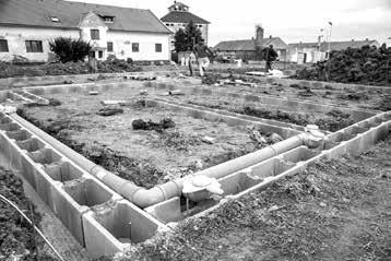 STAROMĚSTSKÉ NOVINY POSLEDNÍ POZEMKY BÝVALÉHO ŠKOLNÍHO HOSPODÁŘSTVÍ JSOU K MÁNÍ Staré Město je žádaná lokalita.