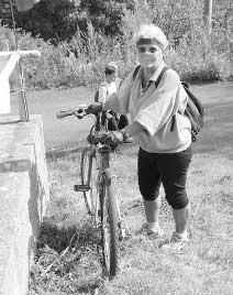 EXPEDICE BUKOVÁ HORA Jedenáctého roãníku EXPEDICE BUKOVÁ HORA (18. 9.) se zúãastnilo 25 cyklistû, 109 pû ích a 24 osob tvofiilo doprovodn personál.