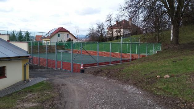 Prostor bývalého hřiště byl nejen nefunkční, ale také nebezpečný.
