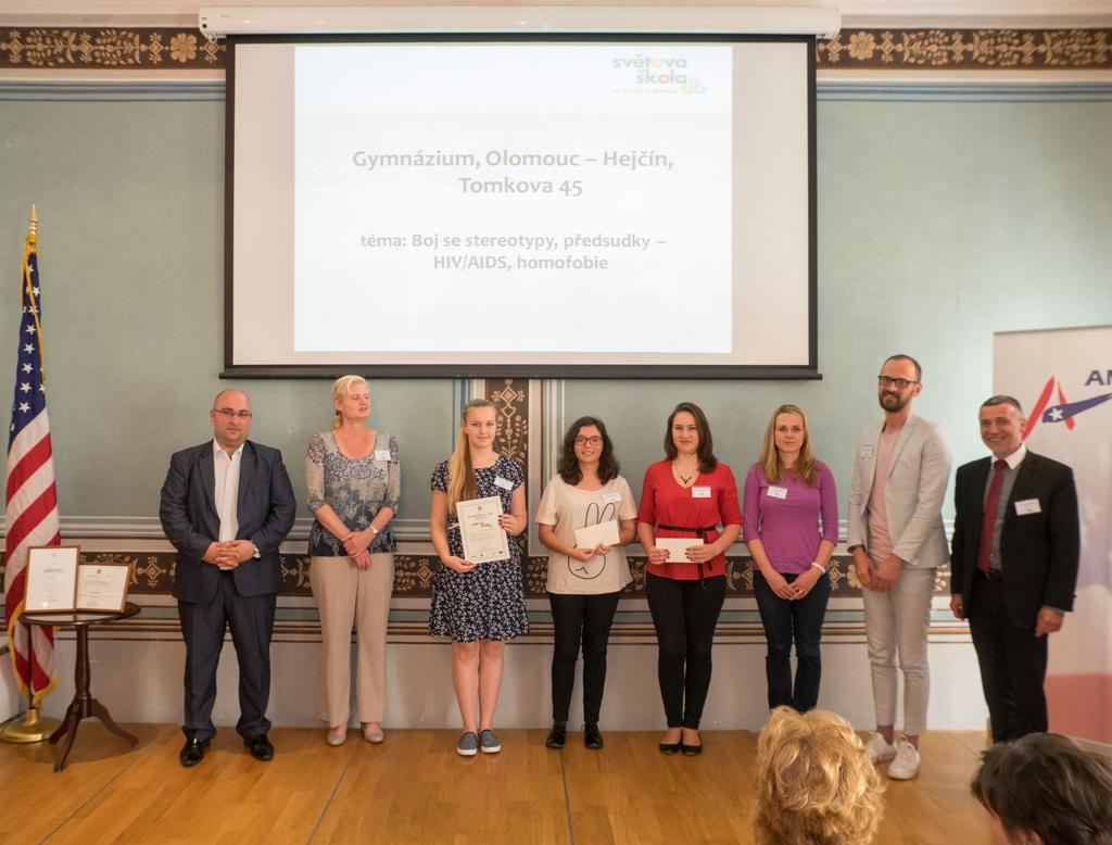 Světová škola Od počátku školního roku 2015/2016 usilovala Základní škola Ptení a Gymnázium Olomouc-Hejčín, Tomkova 45 ve spolupráci s ARPOKem o to, aby se staly světovými.