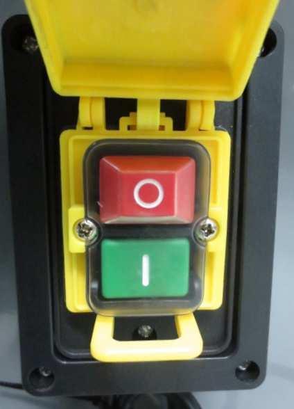 4 mm. 14.2 Operation 14.2.1 Saw blade start / stop If you want to press the ON OFF switch, the combined EMERGENCY STOP switch must be in the open state.
