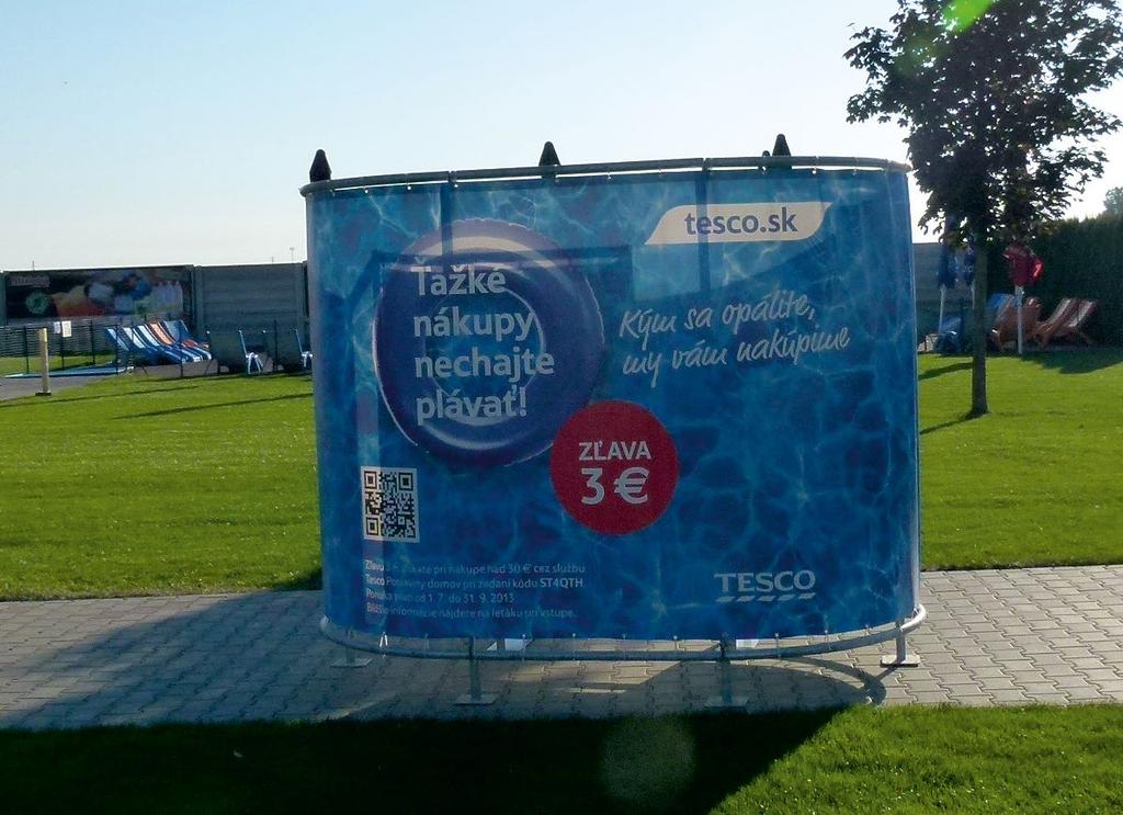 Plochy 12A, 12B Reklamná plocha Mobilná prezliekáreň Rozmery: 565 x 170 cm + 95 x 170 cm Doba prenájmu: 1