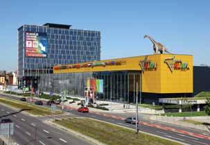 PŘÍKLADY INSTALACÍ Galerie Harfa Galerie Harfa je s celkovou prodejní plochou 49 000 m² největší obchodní středisko v Praze. Byla otevřena v listopadu 2010 a nabízí 160 obchodů ve třech podlažích.